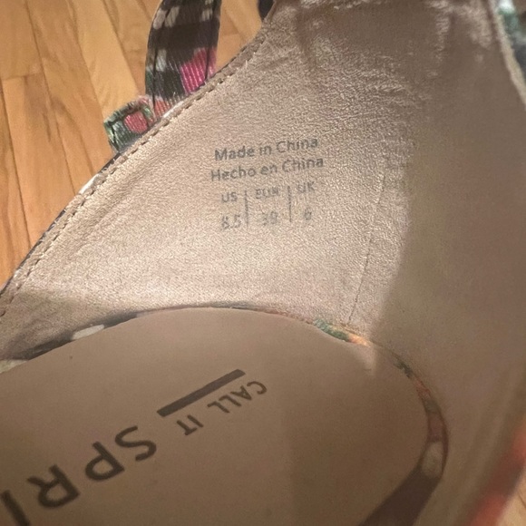 Call it Spring sandal - Picture 5 of 5